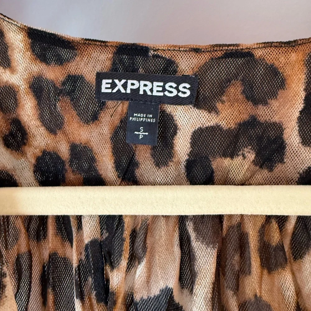 Express Peplum Tank - Picture 2 of 3